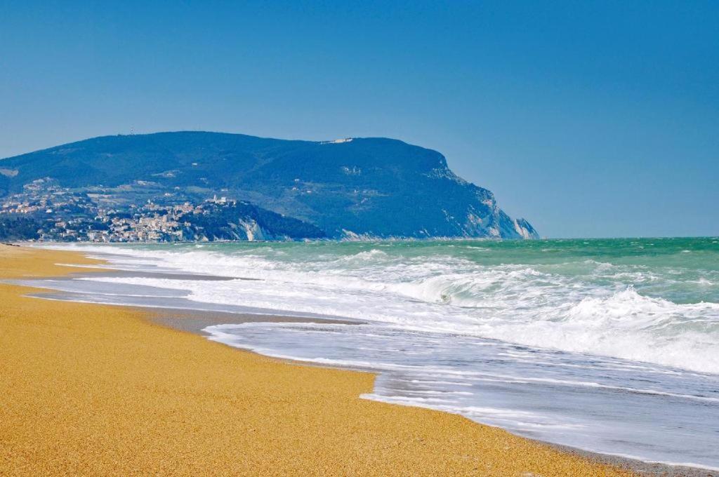 La Casa Al Mare Di Giulia Apartment Порто Потенца Пичена Екстериор снимка